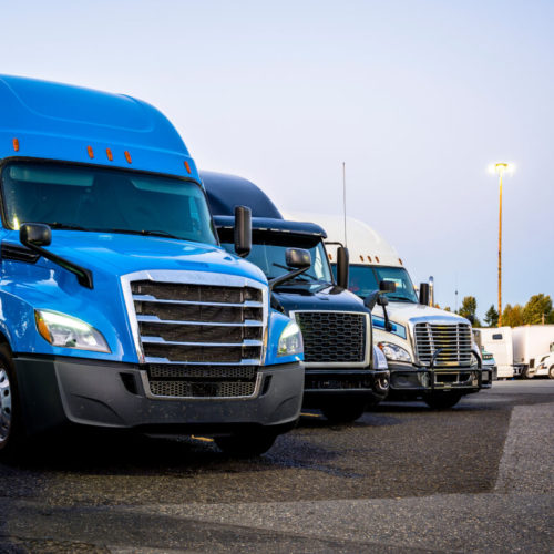 4 Ways the Size & Weight of a Semi-Truck Affect Drivability