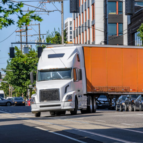 Simple Tips to Drastically Minimize Semi-Truck Accidents at an Intersection